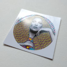 将图片加载到图库查看器,The Touch Round Sticker