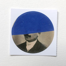 Charger l&#39;image dans la galerie, Doubtful Round Sticker
