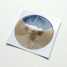 Carica l&#39;immagine nel visualizzatore di Gallery, Blue Dot Round Sticker
