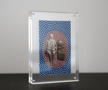 Carica l&#39;immagine nel visualizzatore di Gallery, Dotty Blue And Red Art On Vintage Couple Portrait - Naomi Vona Art
