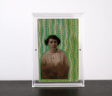 Carica l&#39;immagine nel visualizzatore di Gallery, Pastel Green And Yellow Collage Art On Retro Woman Photo - Naomi Vona Art
