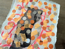 Charger l&#39;image dans la galerie, Tiny Fluorescent Collage On Cotton Rag Paper - Naomi Vona Art
