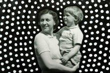 Cargar imagen en el visor de la galería, Mother And Baby Giclée Fine Art Print, Retro Art Reproduction - Naomi Vona Art
