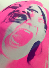 Cargar imagen en el visor de la galería, Contemporary art limited edition poster, self-portrait in neon pink - Naomi Vona Art
