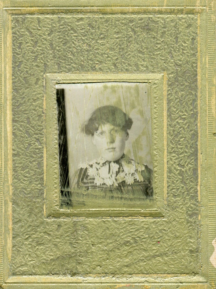 Collage Of Old Photographs Realised Using Gold - Naomi Vona Art